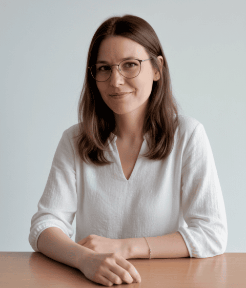 Simone Autorenbild